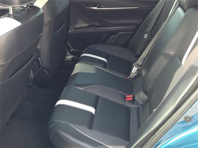Used 2025 Toyota Camry SE image 15