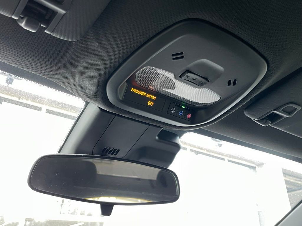 Used 2025 Buick Envista Sport Touring w/ Convenience II Package image 22