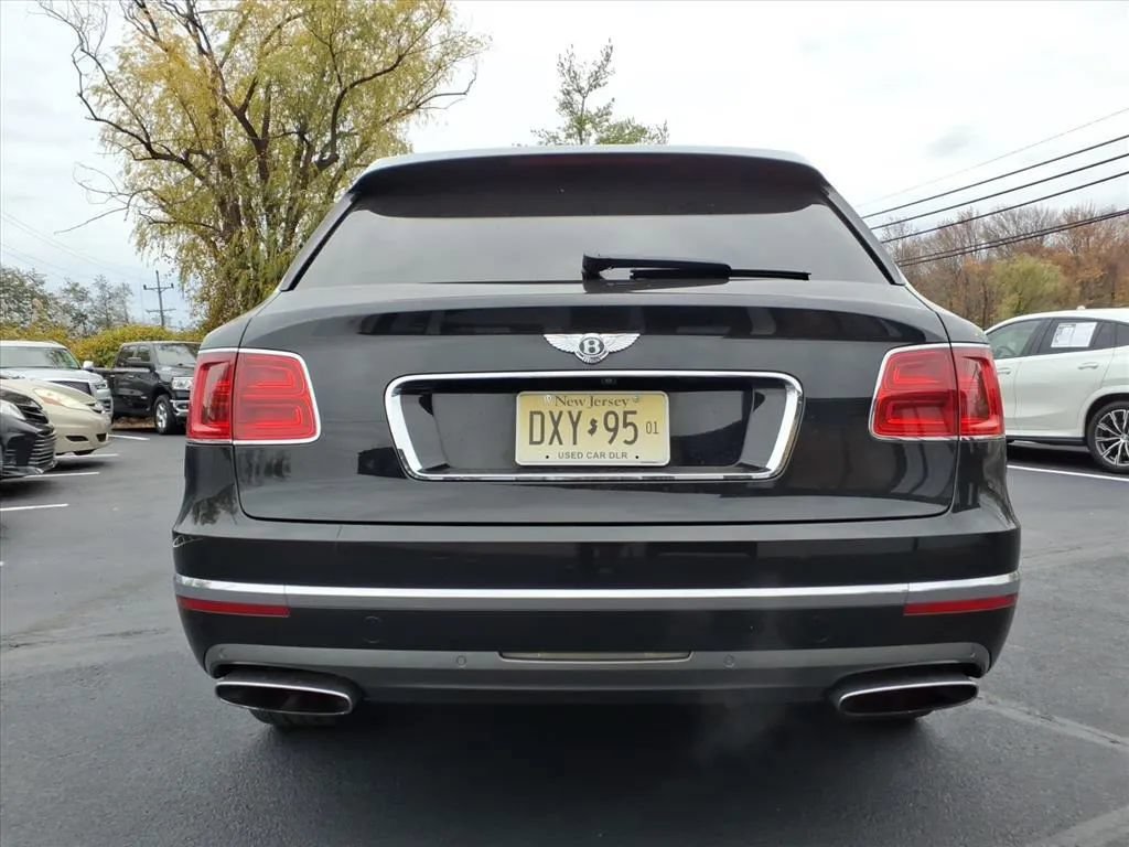 Used 2018 Bentley Bentayga AWD/4WD image 4