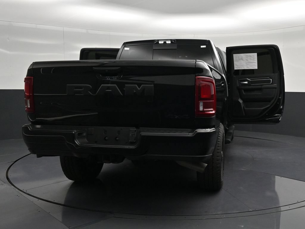 Used 2025 RAM 2500 Big Horn AWD/4WD image 35