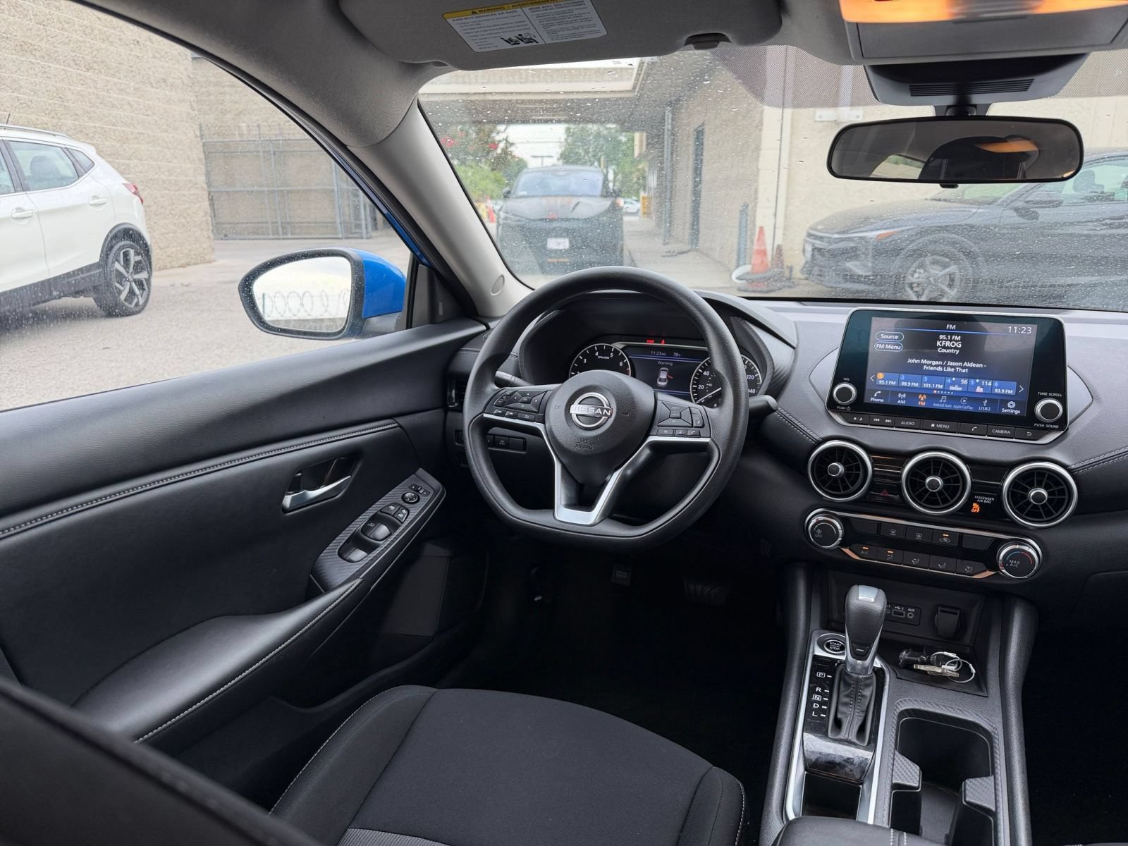 Used 2025 Nissan Sentra SV FWD image 32
