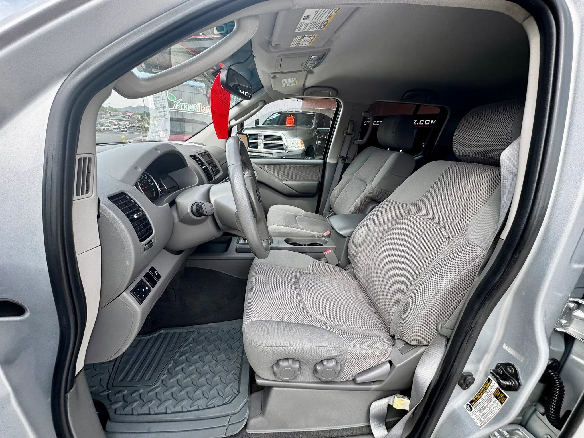 Used 2007 Nissan Frontier LE RWD image 8