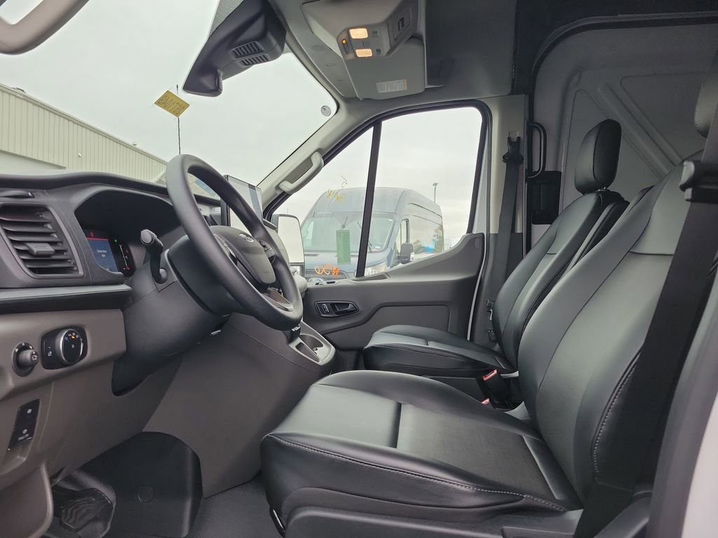 New 2026 Ford Transit 250 148 Medium Roof image 18