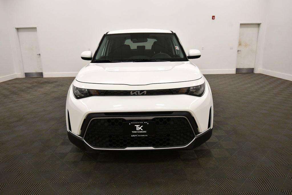 Certified 2025 Kia Soul LX w/ LX Technology Package FWD image 11