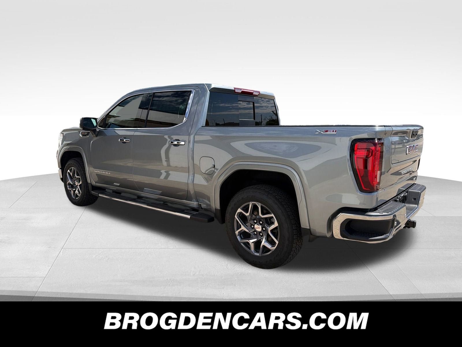 New 2026 GMC Sierra 1500 SLT w/ SLT Premium Plus Package AWD/4WD image 6