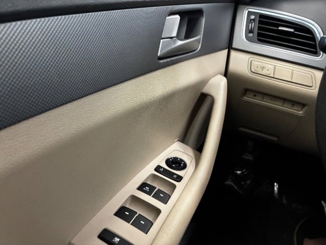 Used 2017 Hyundai Sonata SE image 21