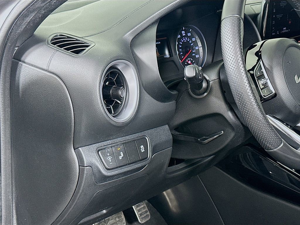 Used 2024 Kia Forte GT-Line w/ GT-Line Premium Package image 10