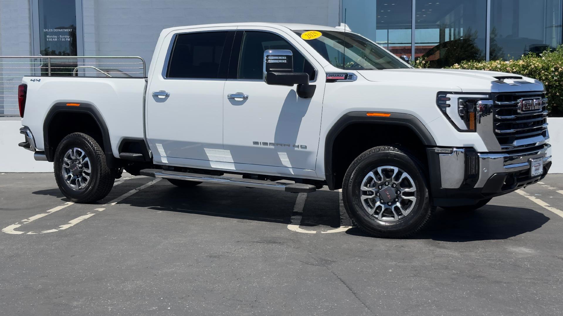 New 2025 GMC Sierra 3500 SLT w/ SLT Premium Package image 4