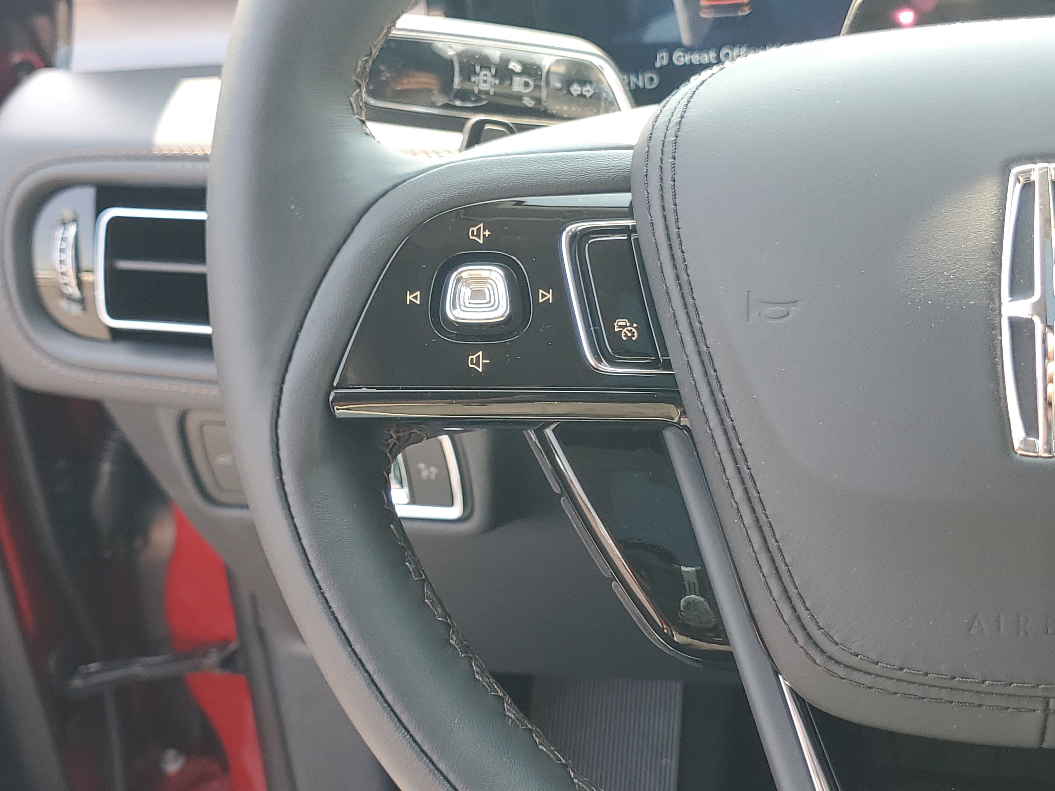 New 2026 Lincoln Aviator AWD image 16