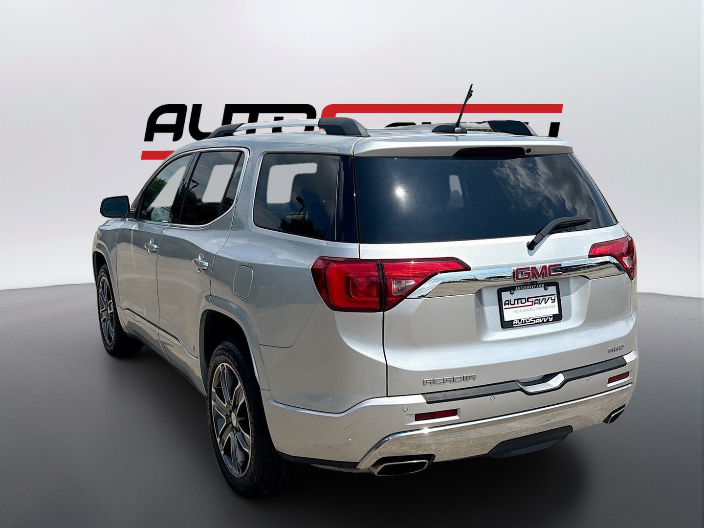 Used 2019 GMC Acadia Denali AWD/4WD image 5