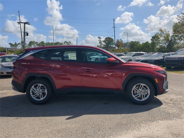 New 2025 Hyundai Tucson SE image 4