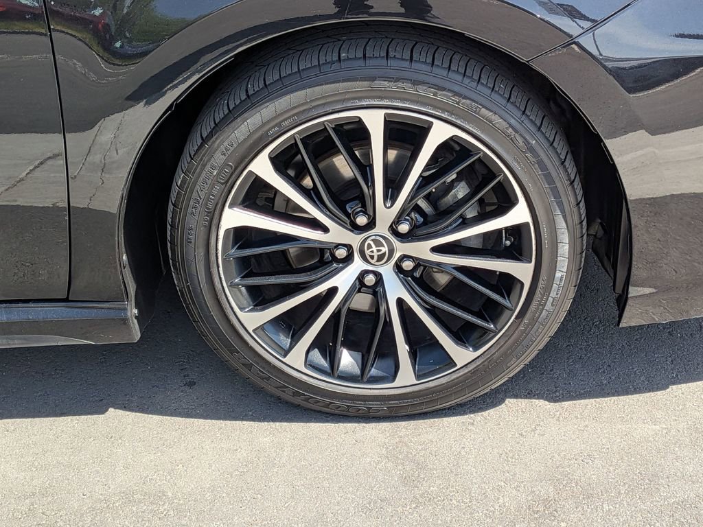 Used 2020 Toyota Camry SE FWD image 29