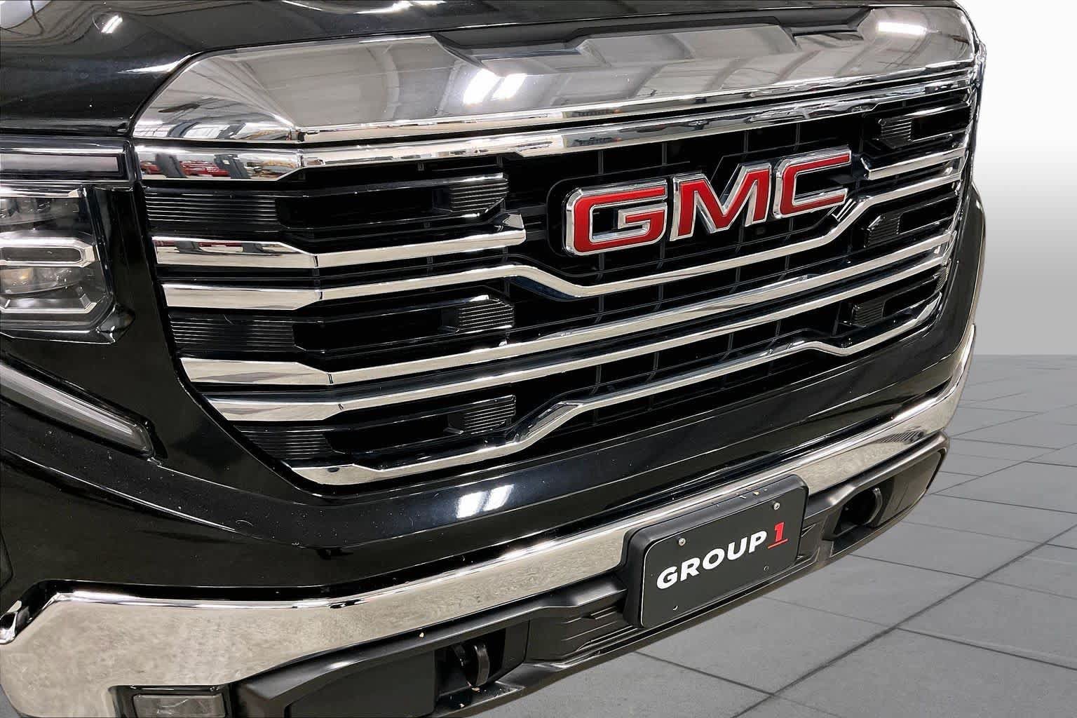 Used 2023 GMC Sierra 1500 SLT w/ SLT Convenience Package AWD/4WD image 29