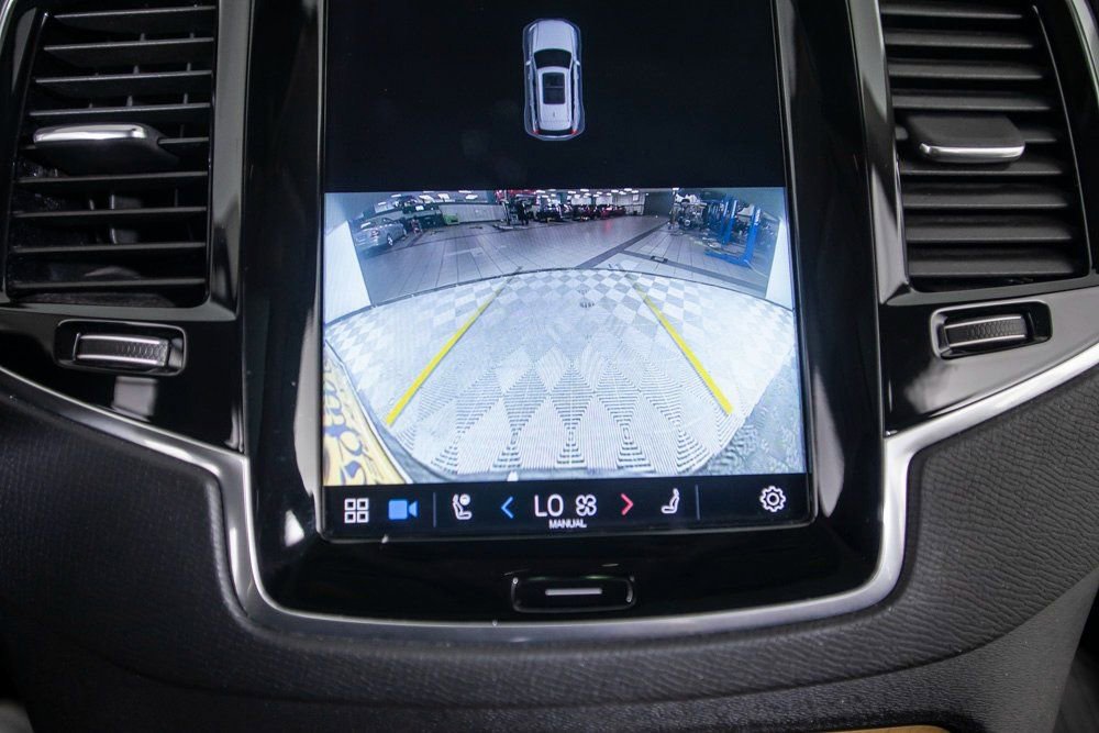 Used 2023 Volvo XC90 B6 Plus w/ Protection Package Premier image 29