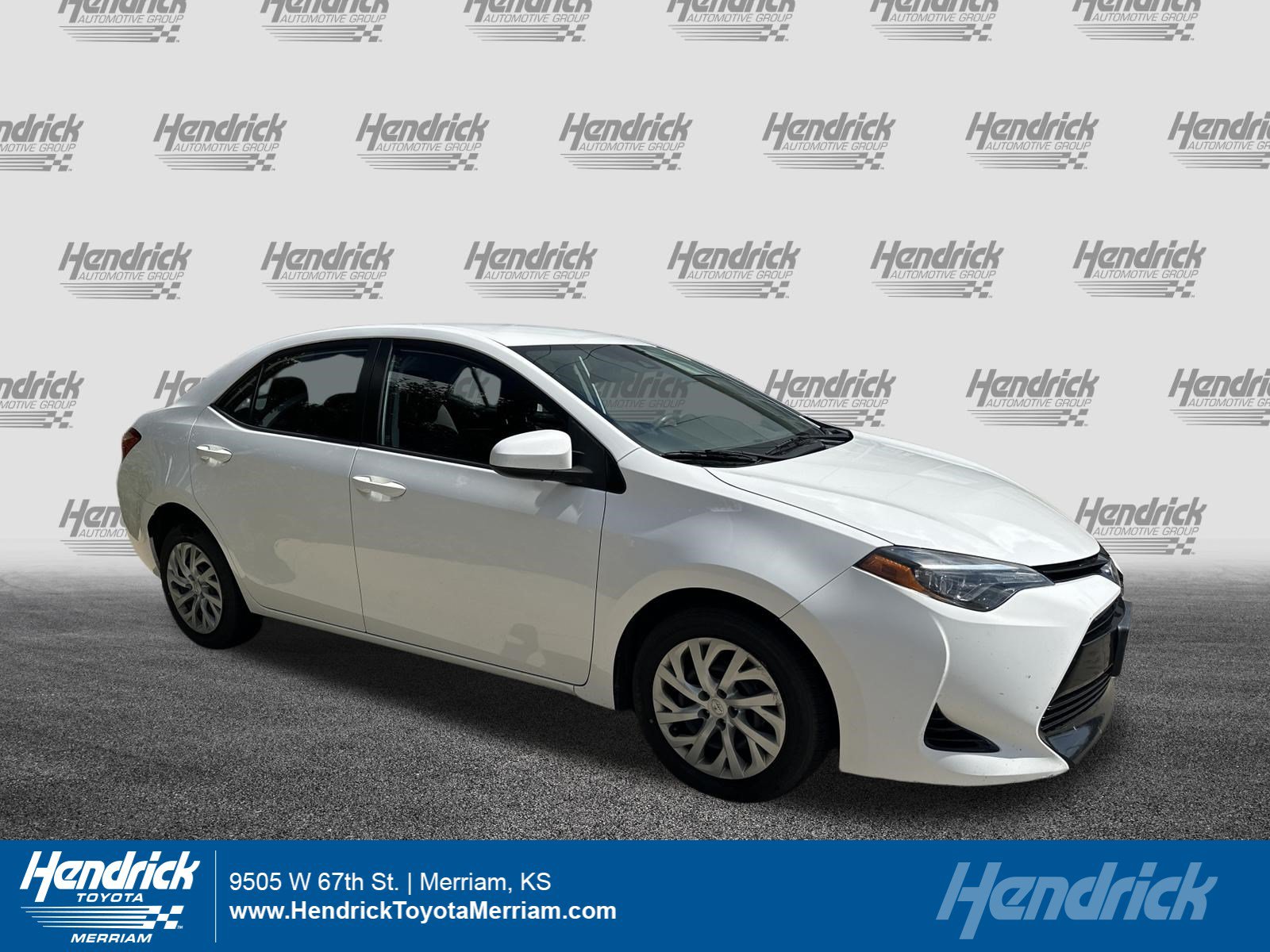 Used 2017 Toyota Corolla LE FWD image 1