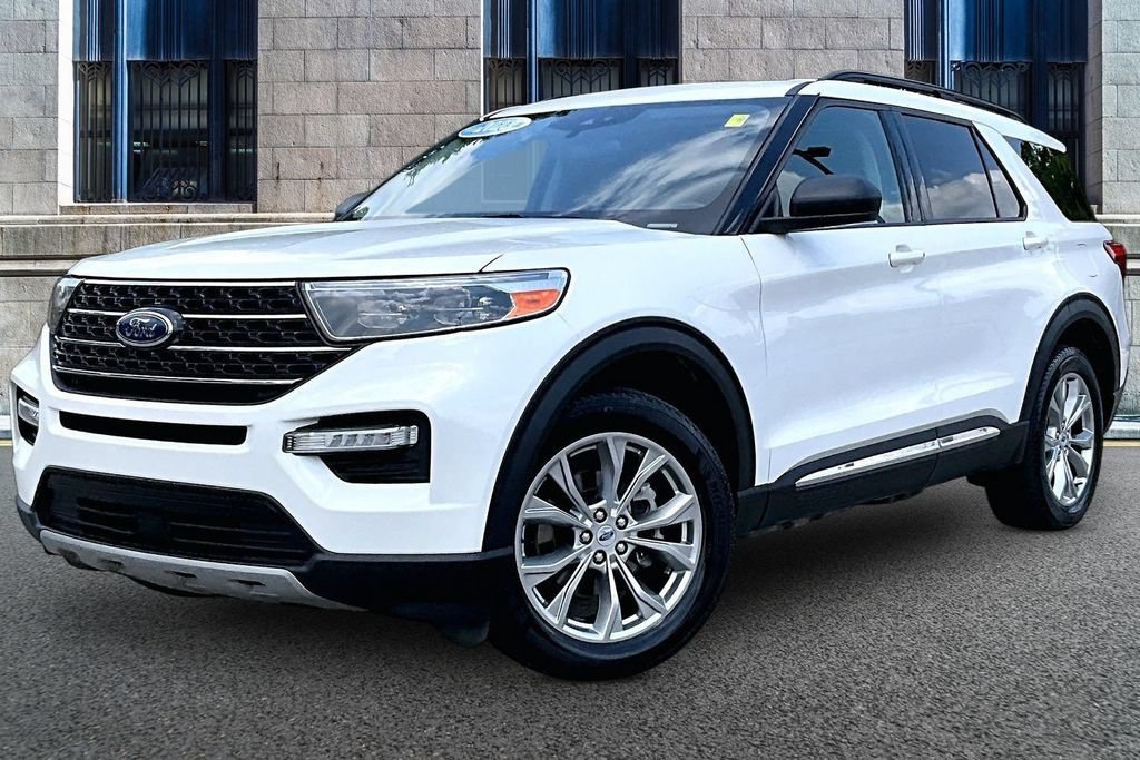 Certified 2023 Ford Explorer XLT w/ Equipment Group 202A AWD/4WD image 2