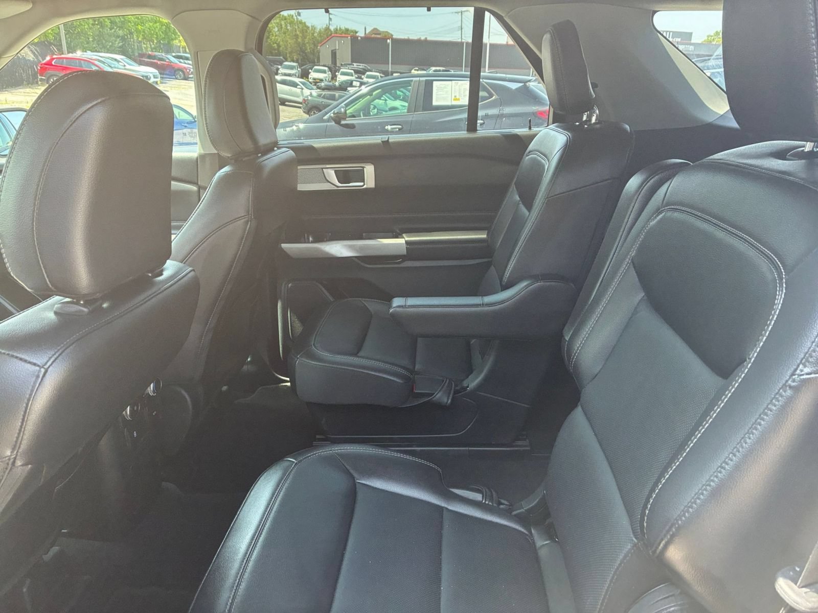 Used 2024 Ford Explorer Limited RWD image 17