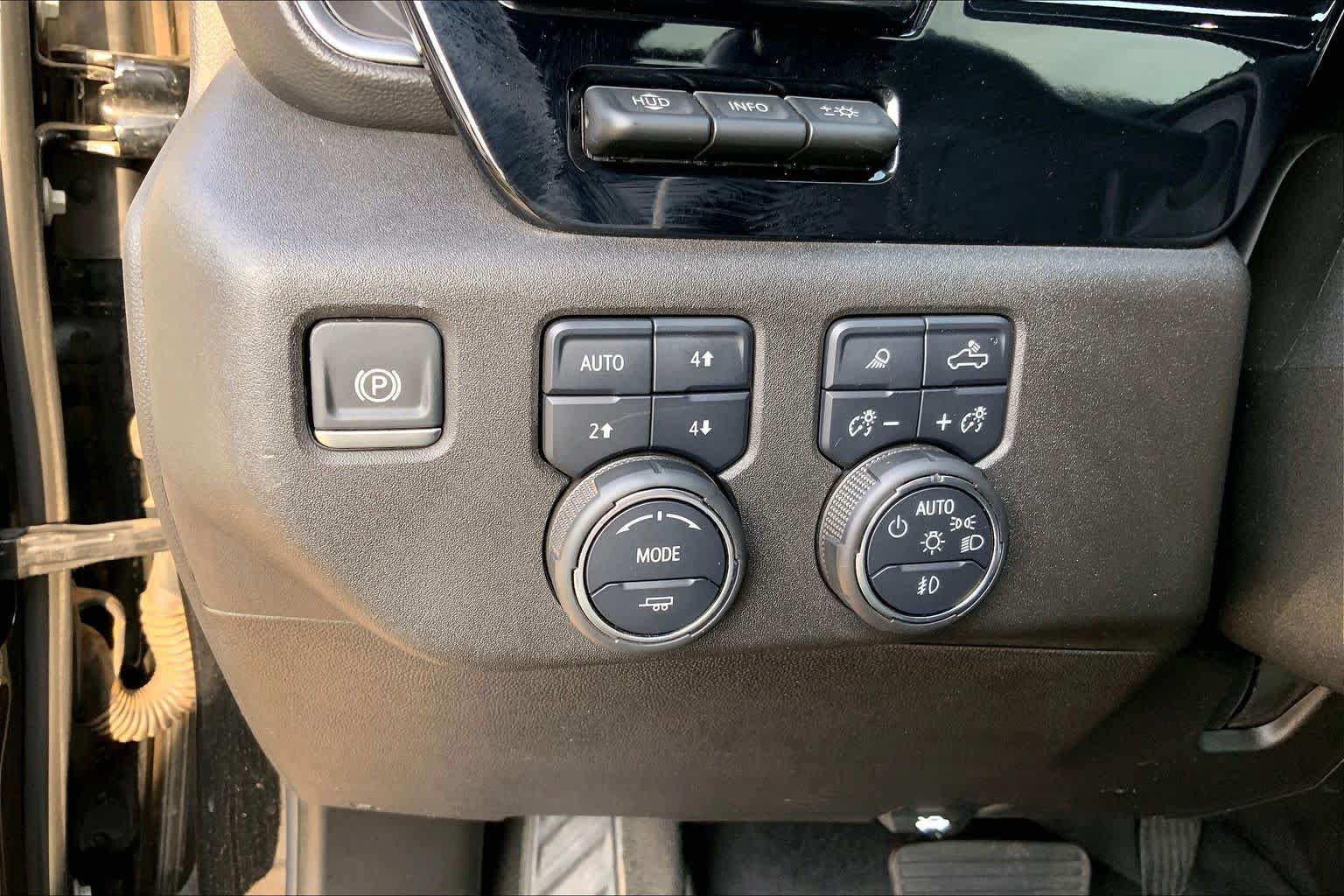 Used 2024 Chevrolet Silverado 2500 High Country w/ High Country Premium Package AWD/4WD image 33