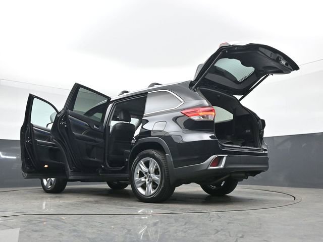 Used 2017 Toyota Highlander Limited AWD/4WD image 56