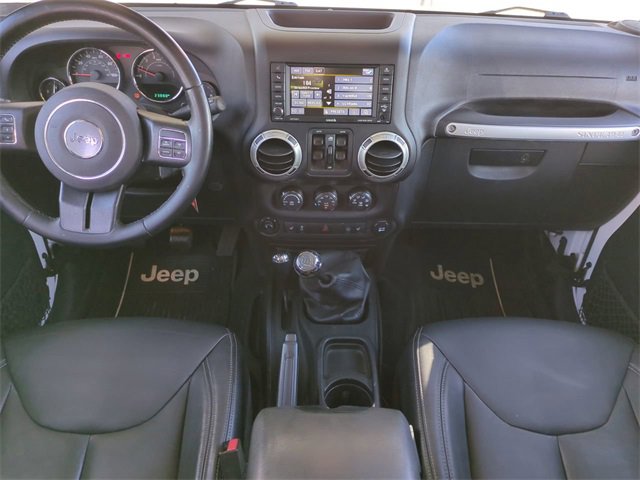 Used 2017 Jeep Wrangler Unlimited Sahara w/ Connectivity Group image 16