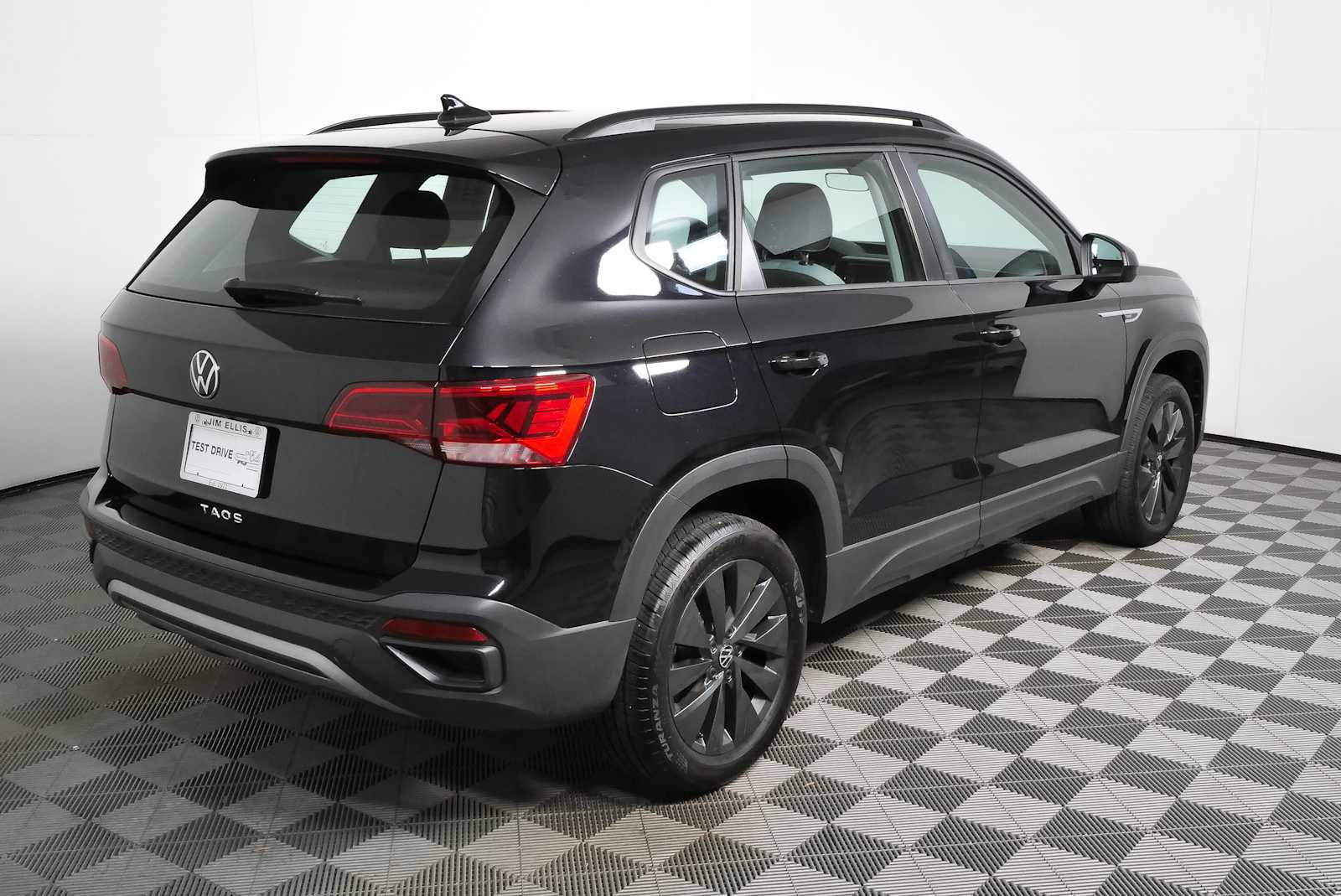 Certified 2024 Volkswagen Taos S FWD image 29