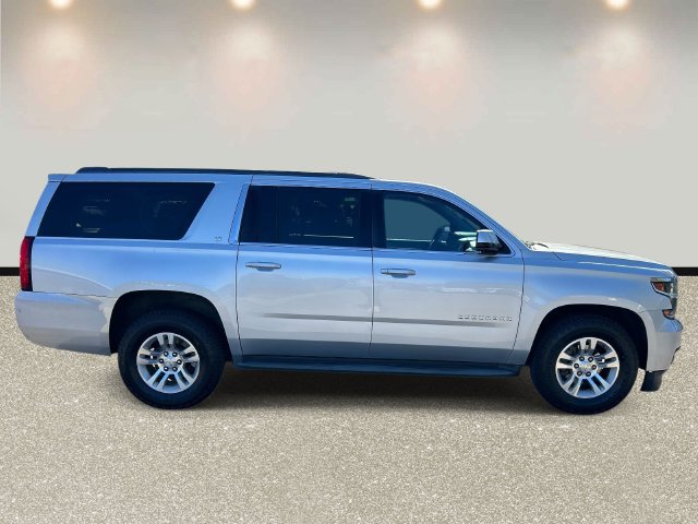 Used 2016 Chevrolet Suburban LT RWD image 4