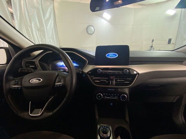Used 2020 Ford Escape SE Sport image 27