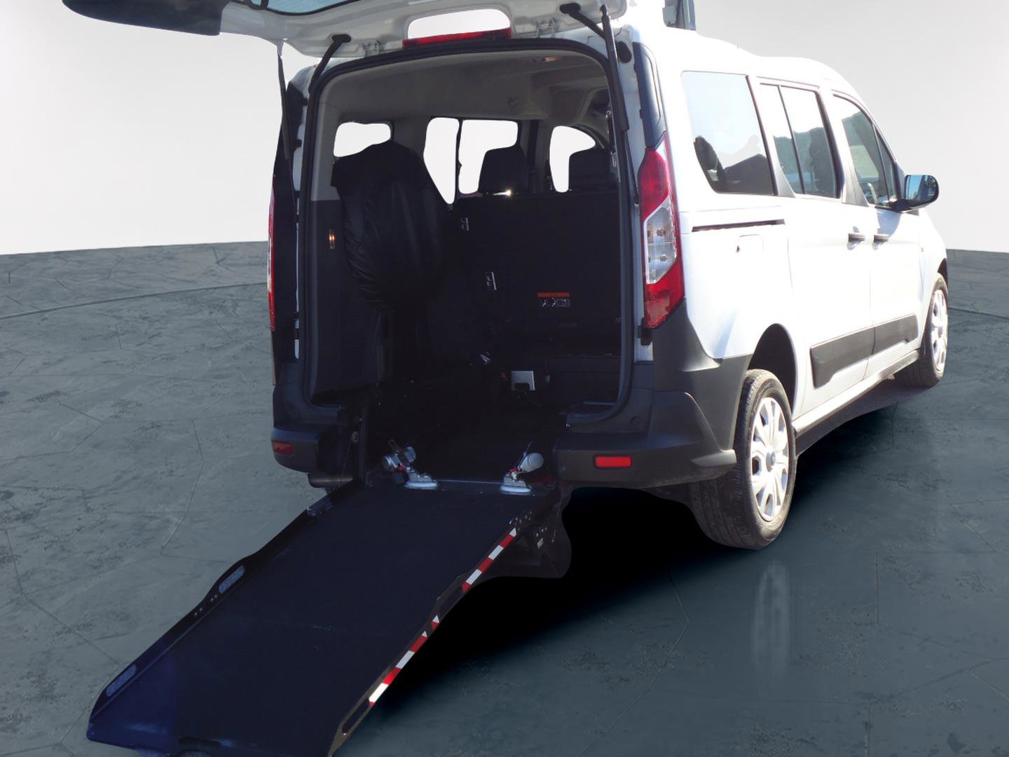 Used 2022 Ford Transit Connect XL image 3