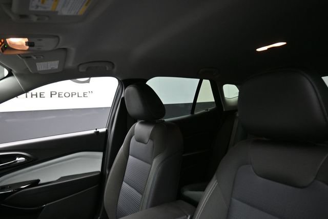 Used 2025 Chevrolet Trax LT FWD image 18