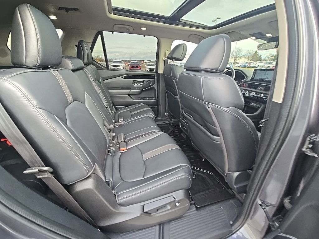Used 2024 Honda Pilot Touring image 32