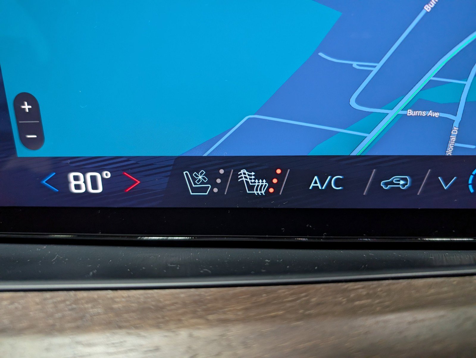 Used 2025 Chevrolet Suburban High Country image 24