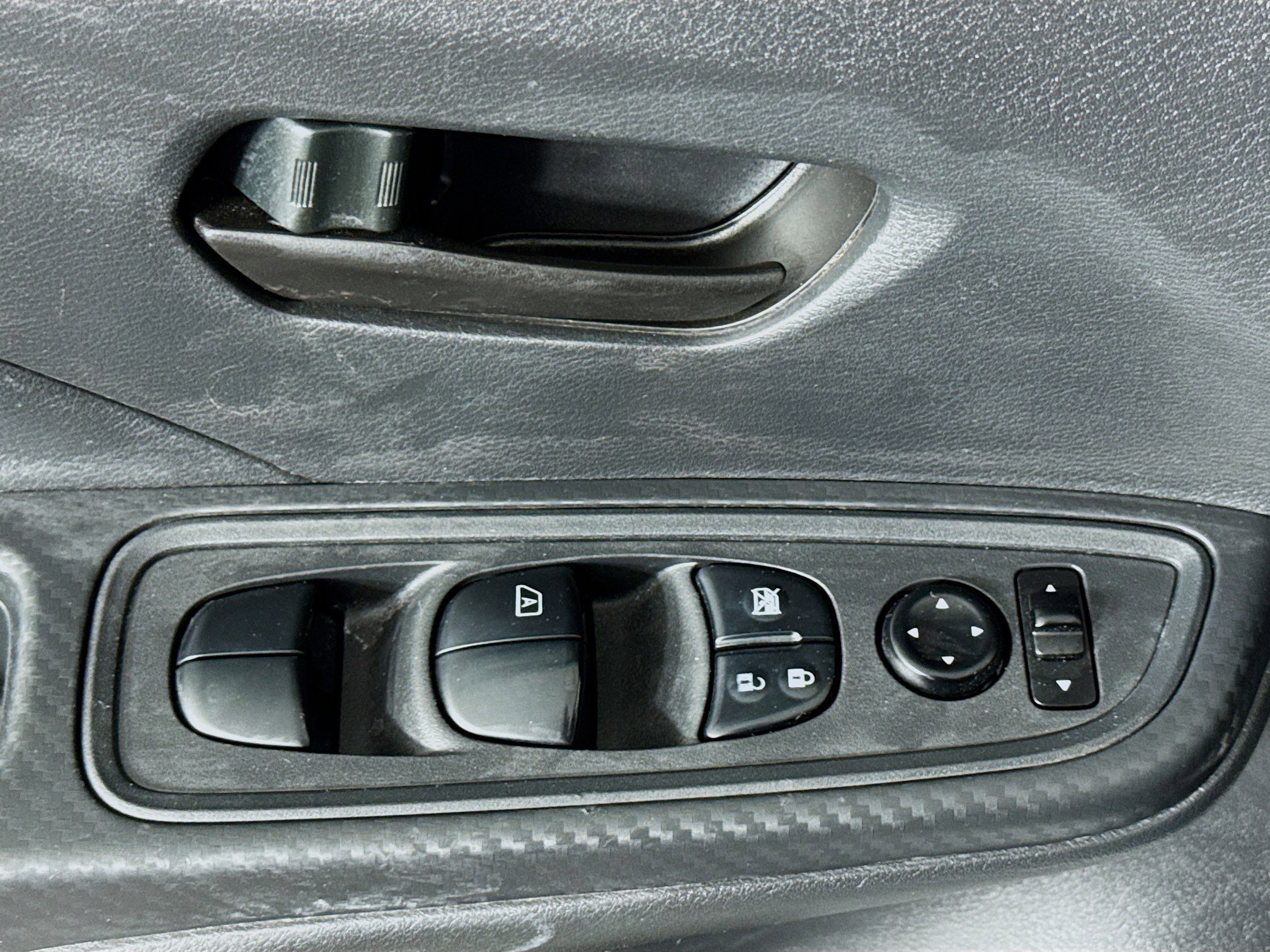 Used 2020 Nissan Versa S FWD image 23