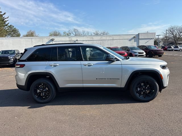 New 2026 Jeep Grand Cherokee Altitude AWD/4WD image 28