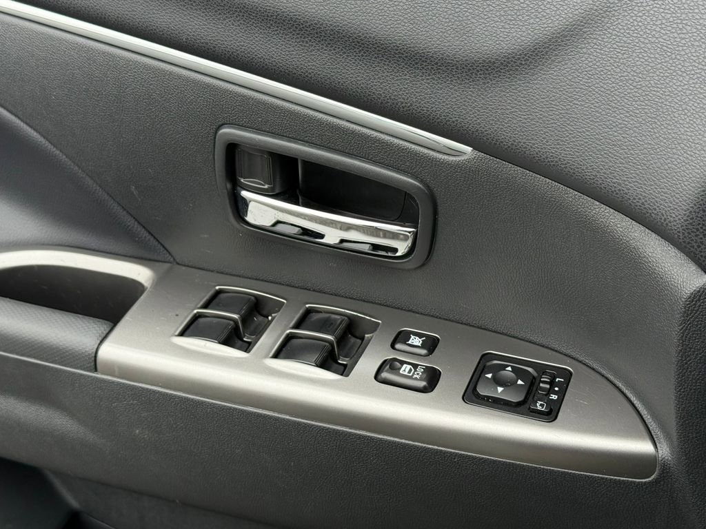 Used 2024 Mitsubishi Outlander Sport SE image 35