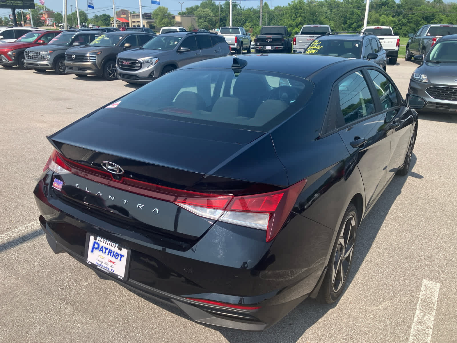 Used 2023 Hyundai Elantra SEL w/ Convenience Package FWD image 7