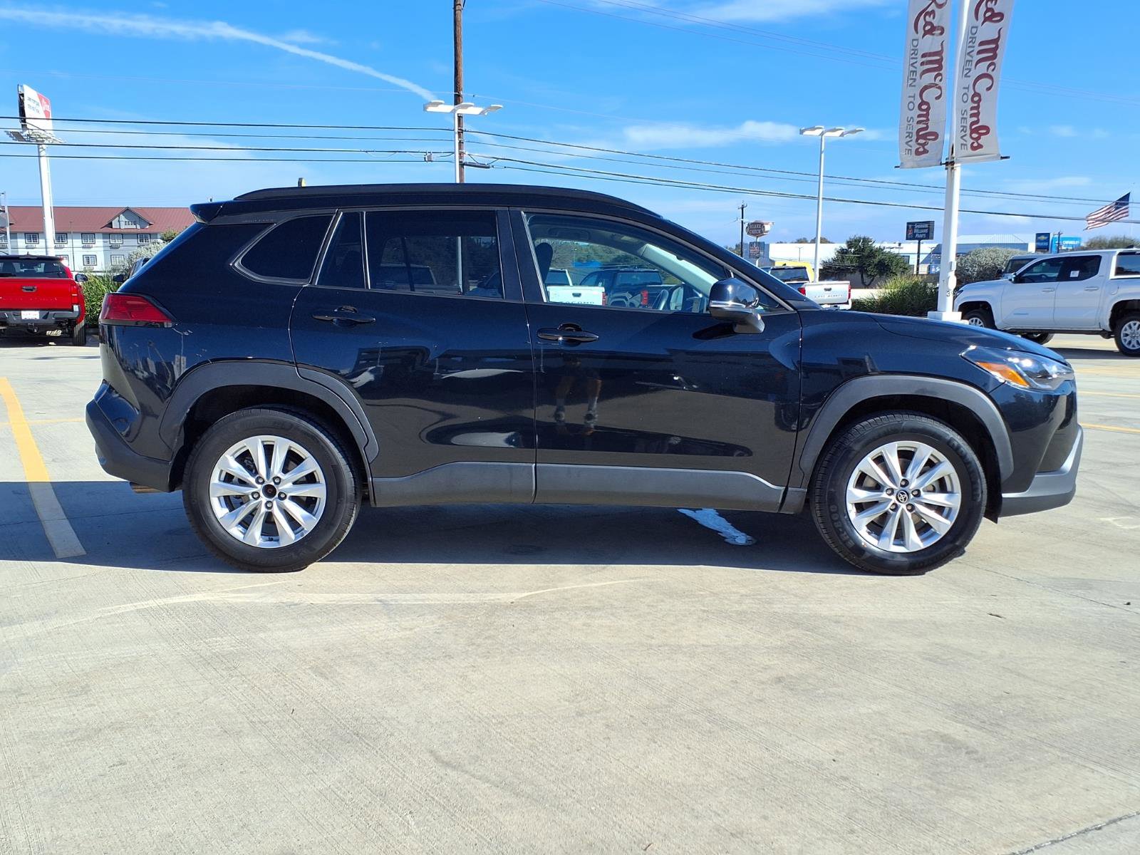 Used 2024 Toyota Corolla Cross LE image 4