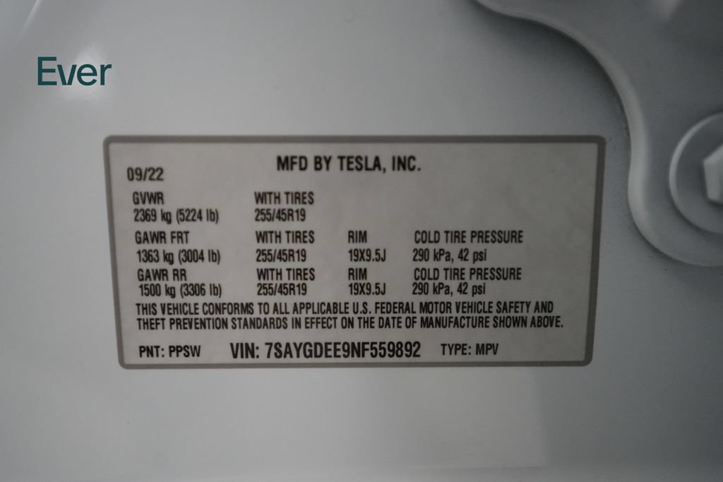 Used 2022 Tesla Model Y Long Range AWD/4WD image 26