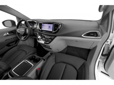 Certified 2024 Chrysler Pacifica Touring-L FWD image 18