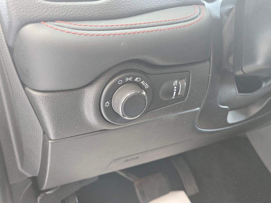 Used 2024 Dodge Durango GT image 12