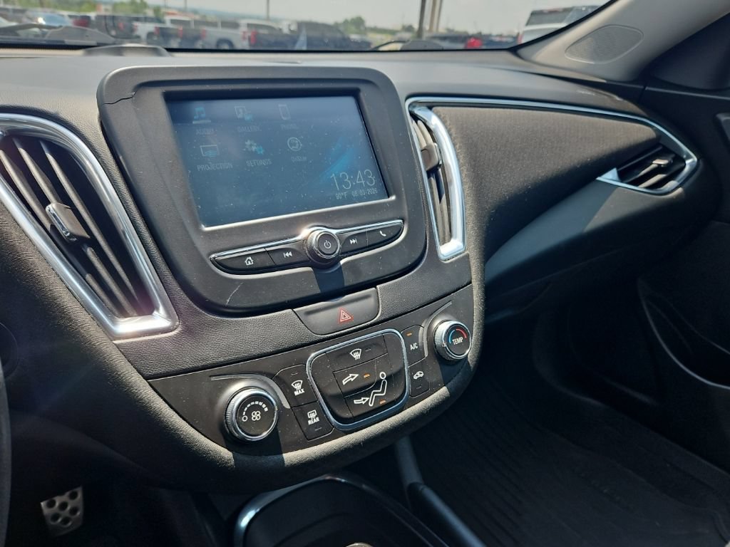 Used 2016 Chevrolet Malibu LT FWD image 22