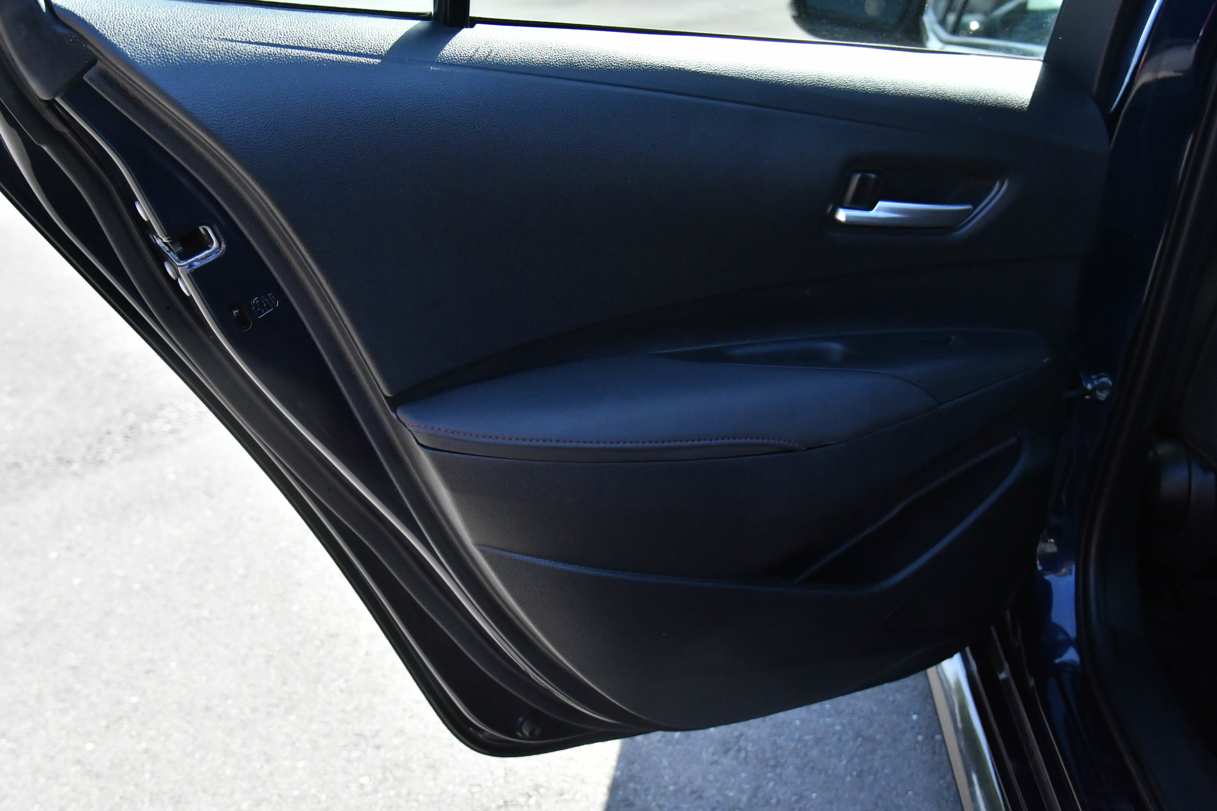 Used 2023 Toyota Corolla SE w/ SE Premium Package FWD image 36