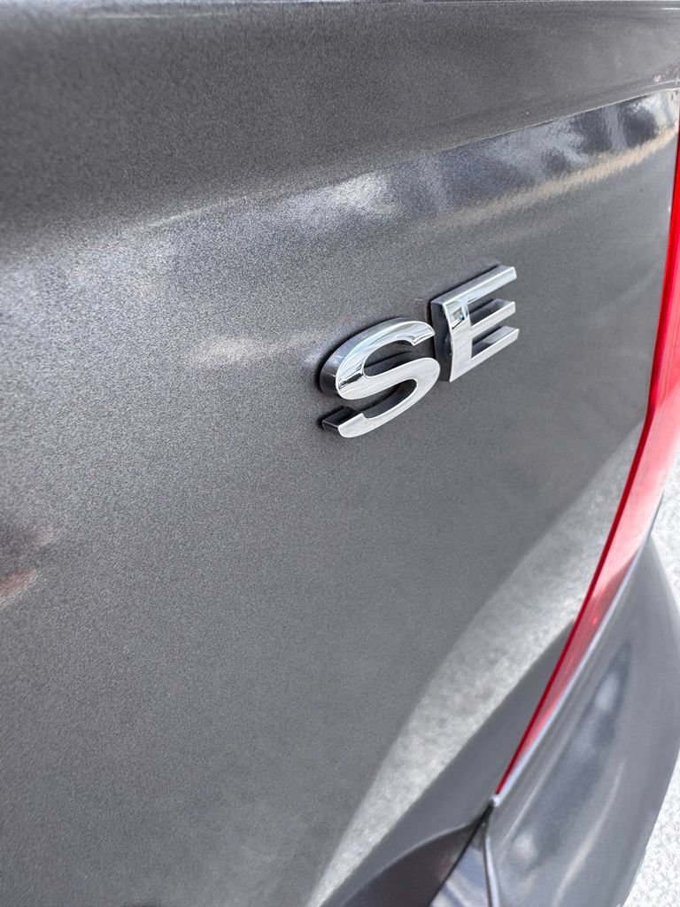Used 2011 Ford Fusion SE w/ 201A Rapid Spec Order Code FWD image 9