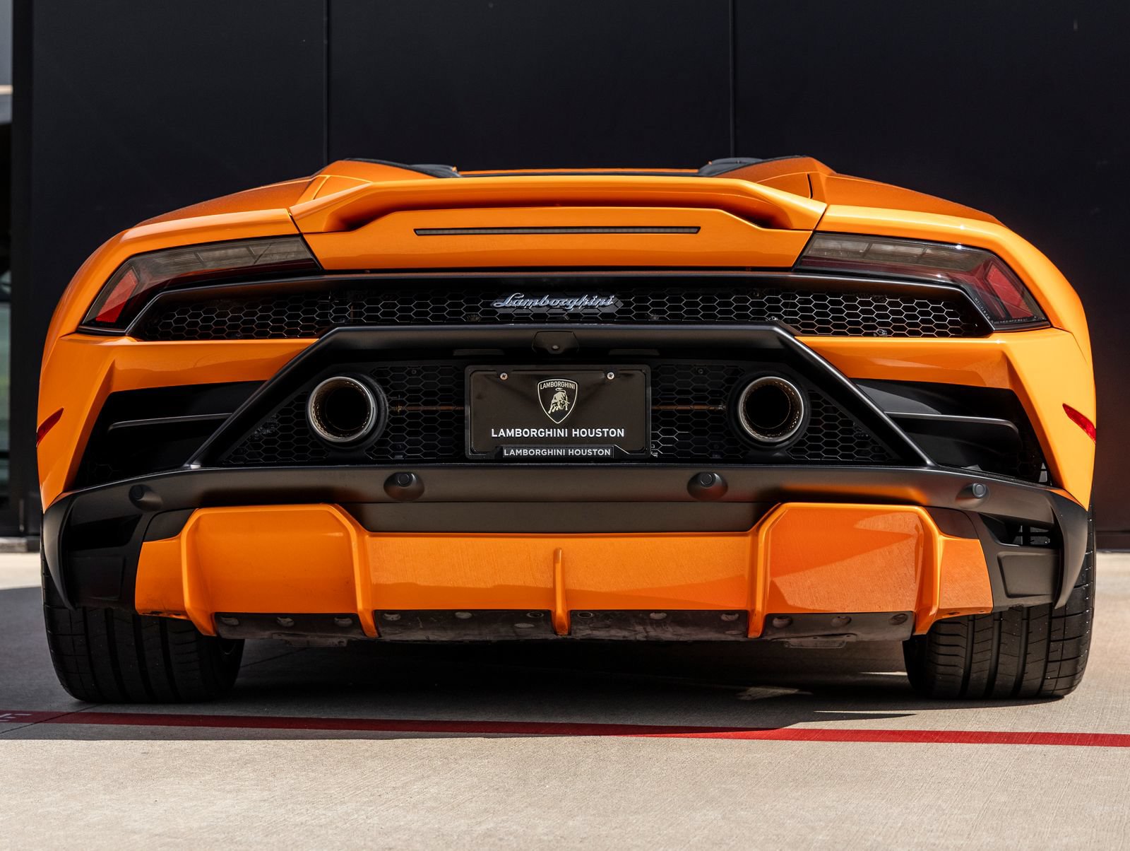 Used 2021 Lamborghini Huracan EVO RWD image 8