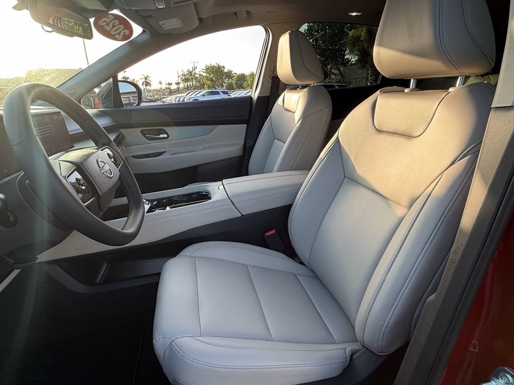Certified 2025 Nissan Murano SL AWD/4WD image 11
