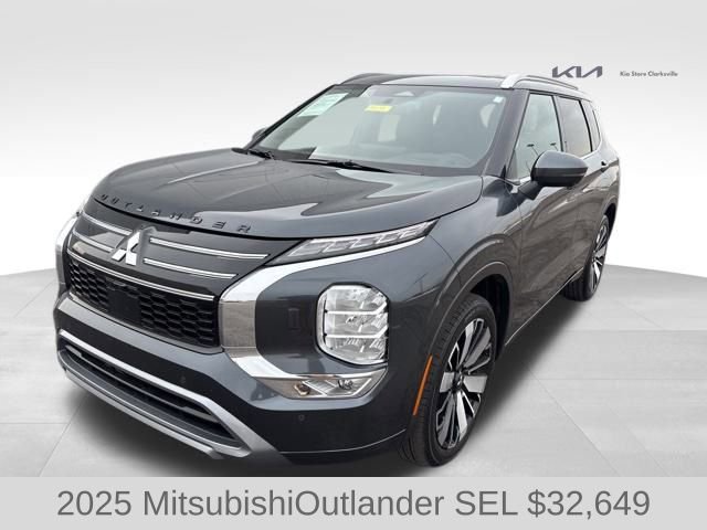 Used 2025 Mitsubishi Outlander SEL image 4