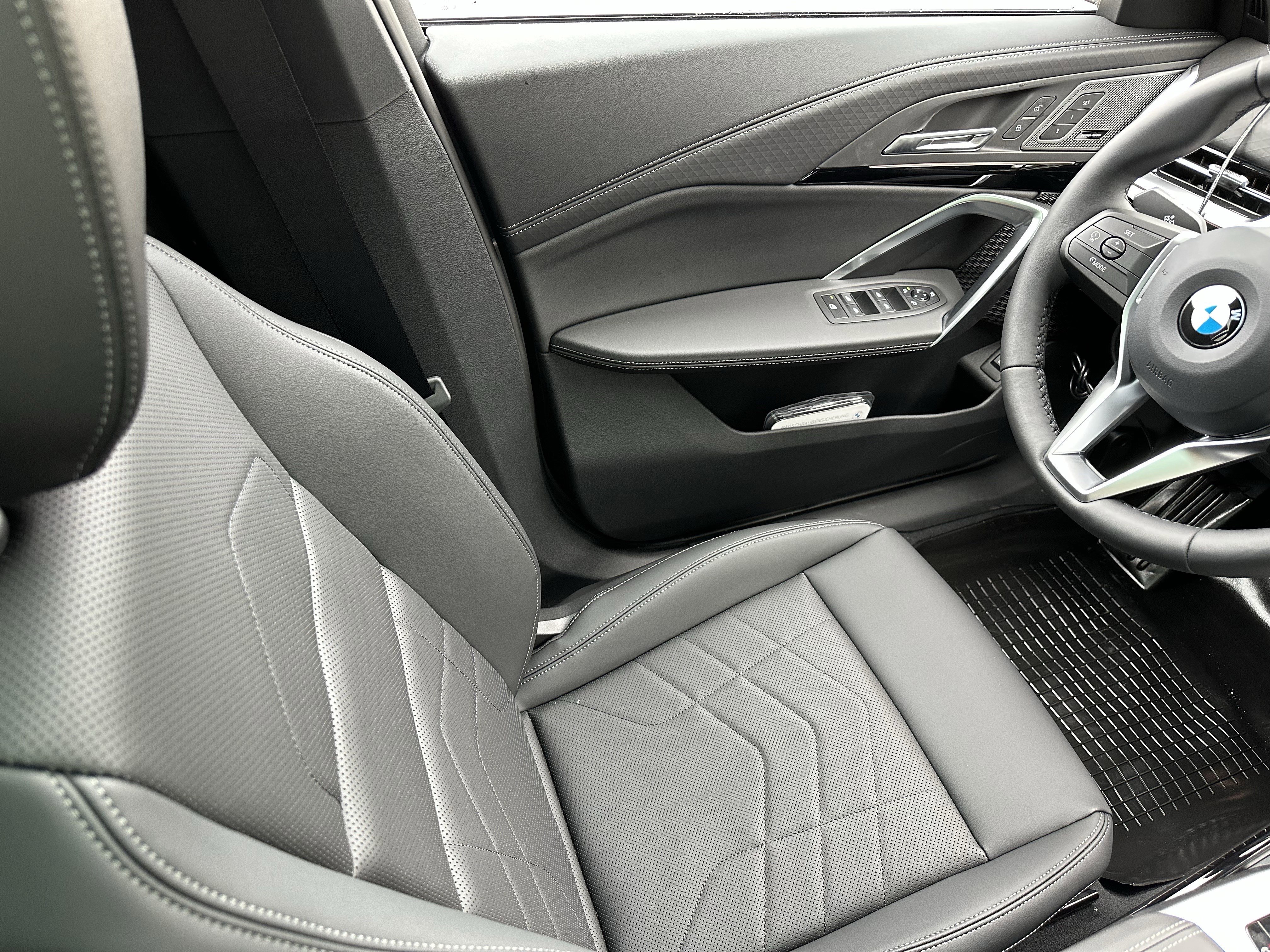 New 2026 BMW X2 xDrive28i w/ Convenience Package image 9