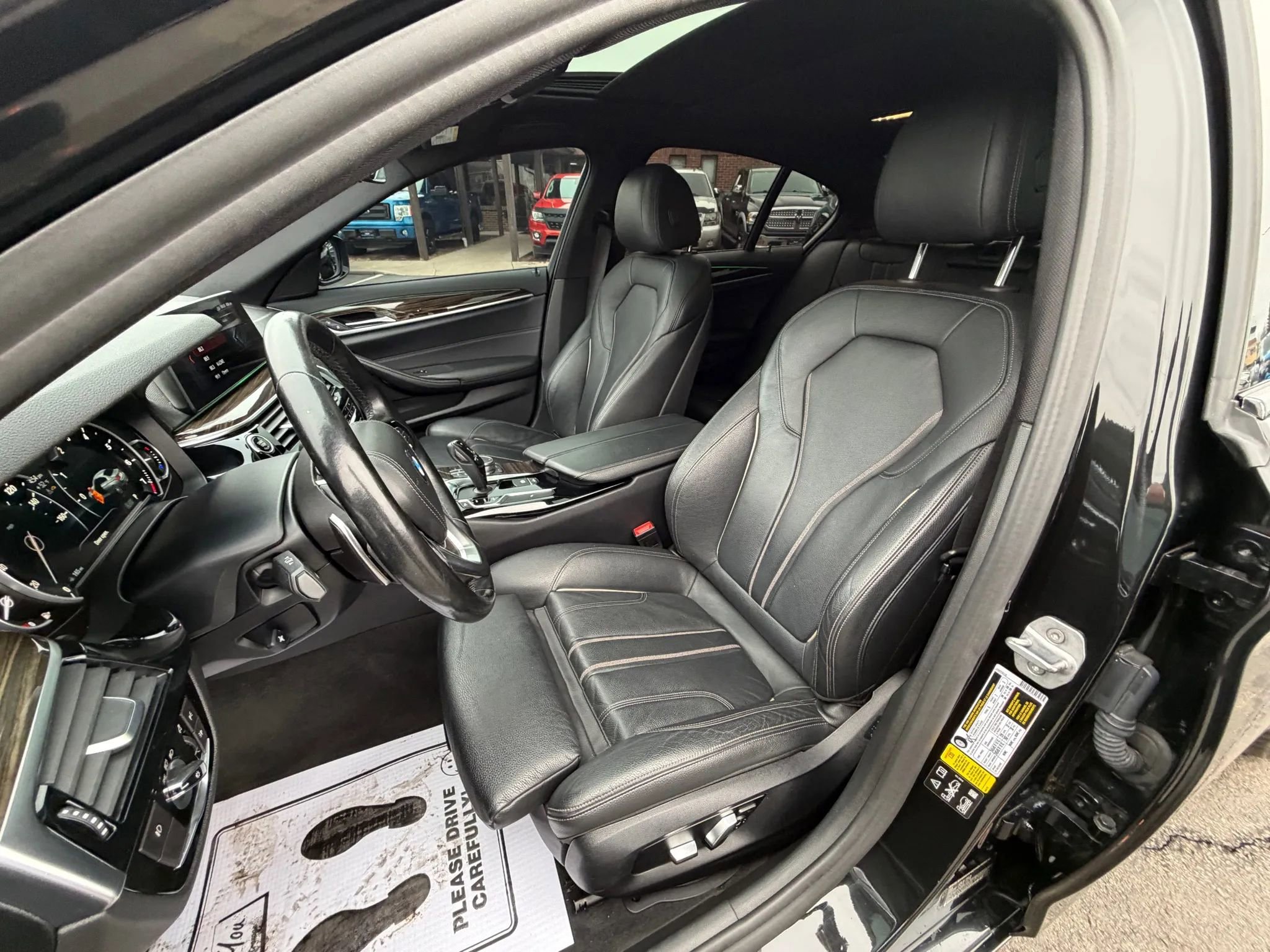 Used 2018 BMW 540i xDrive w/ Premium Package image 11