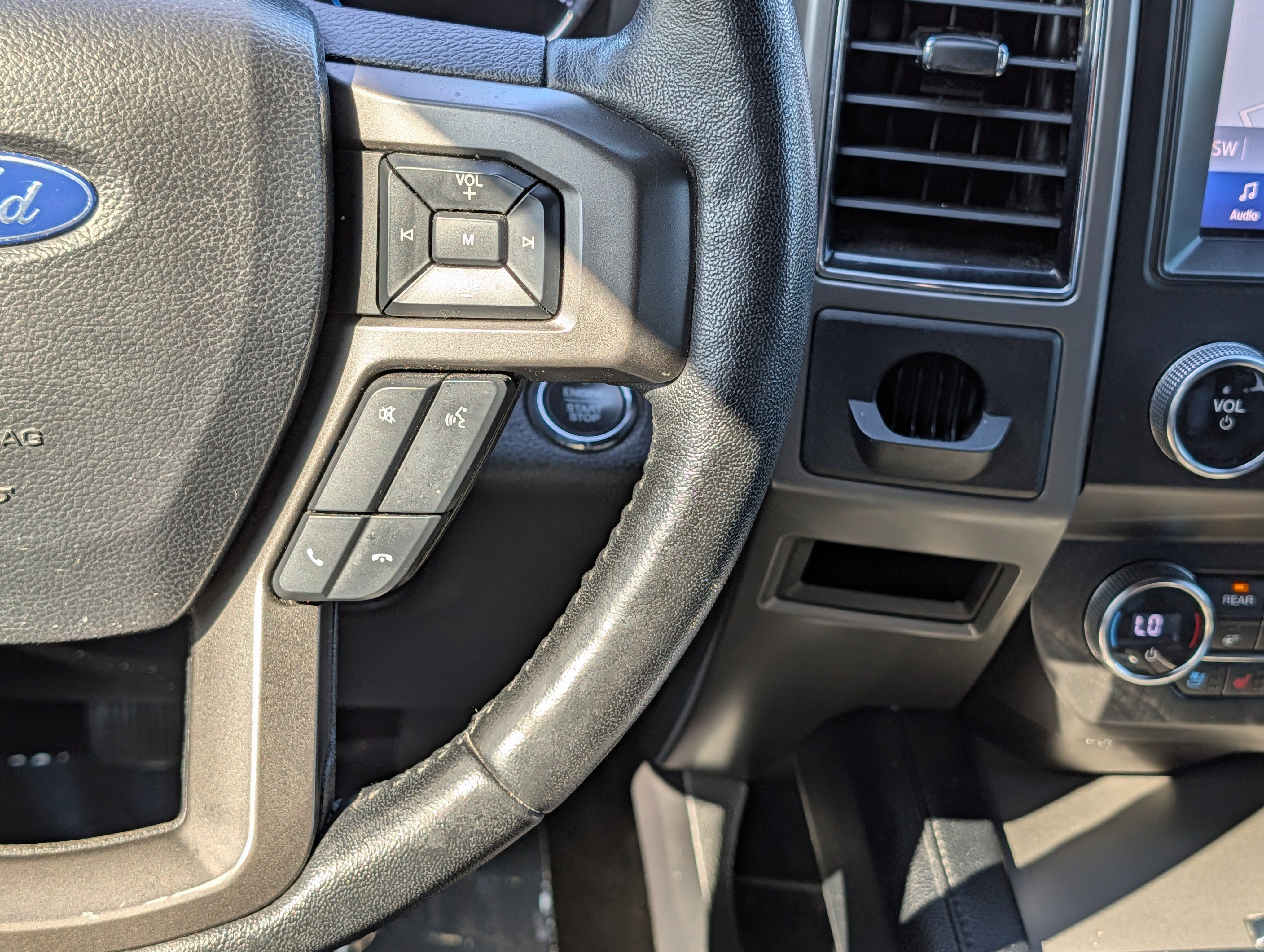 Used 2020 Ford Expedition XLT w/ Equipment Group 202A RWD image 26