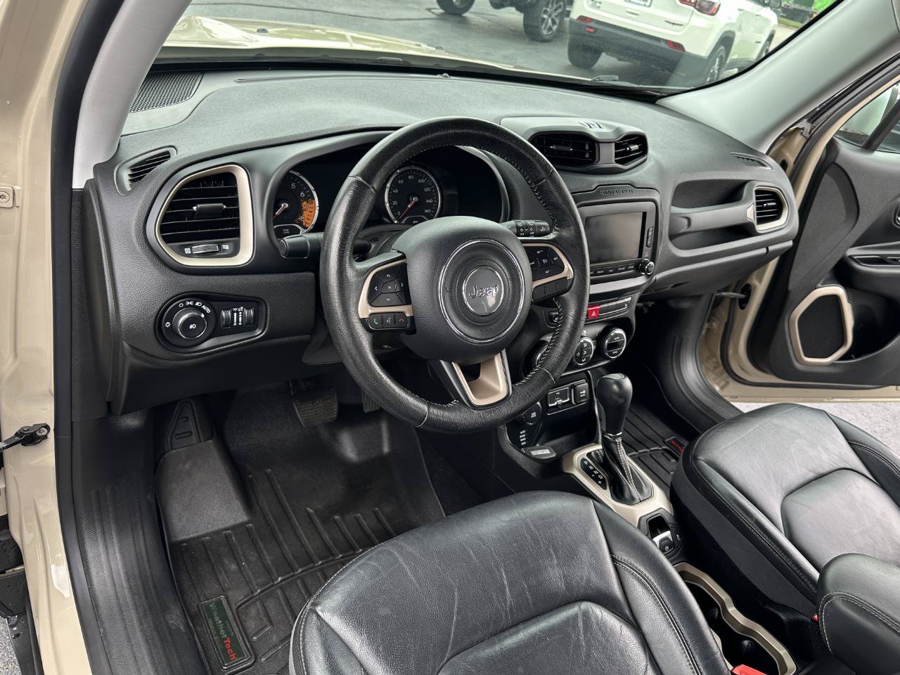 Used 2015 Jeep Renegade Limited AWD/4WD image 24