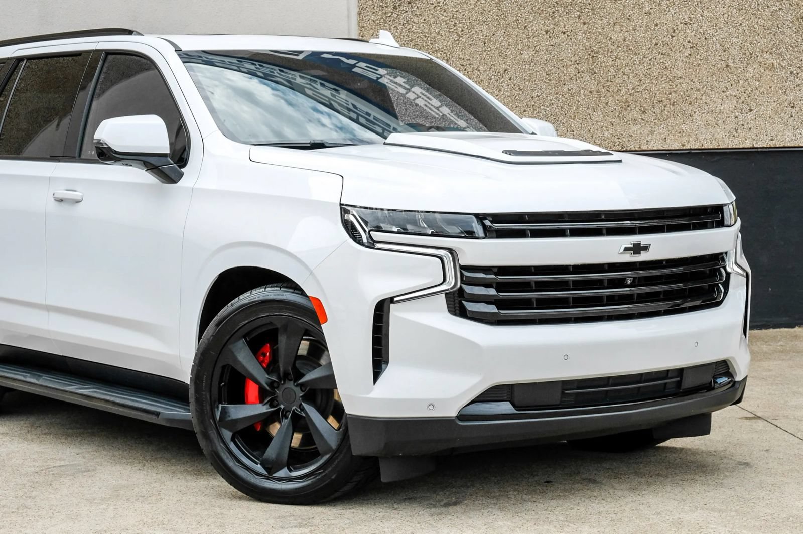 Used 2023 Chevrolet Tahoe RST w/ Luxury Package AWD/4WD image 8